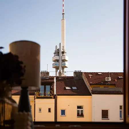 Sage Seifertova 44 شقة